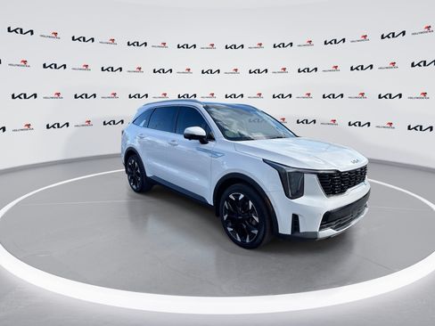 Used 2025 Kia Sorento SX FWD image 2