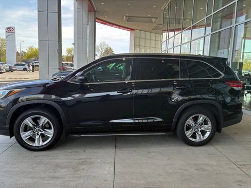 Used 2018 Toyota Highlander Limited image 3