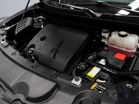 Used 2023 Chevrolet Traverse LT FWD image 19