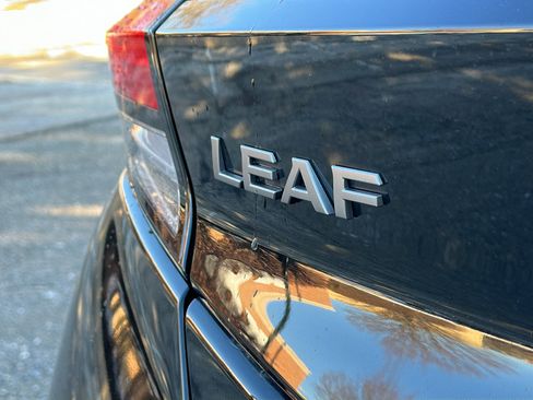 Certified 2023 Nissan Leaf S image 9