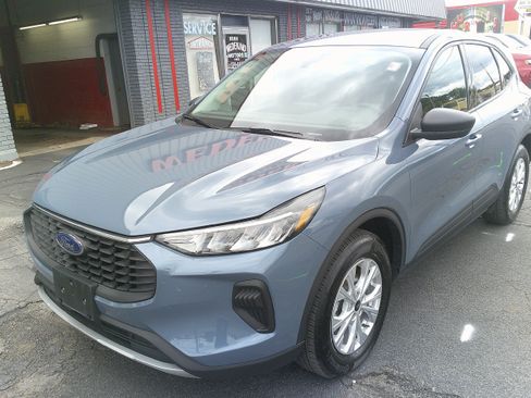 Used 2025 Ford Escape Active AWD/4WD image 16