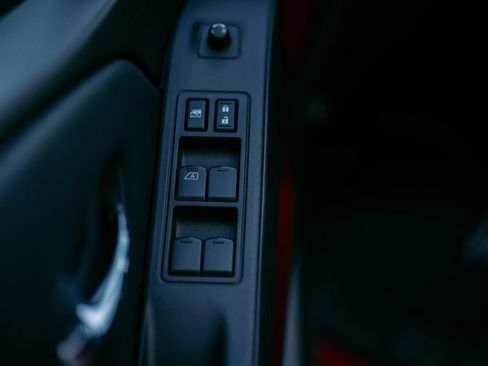 Used 2023 Nissan Frontier PRO-4X image 16