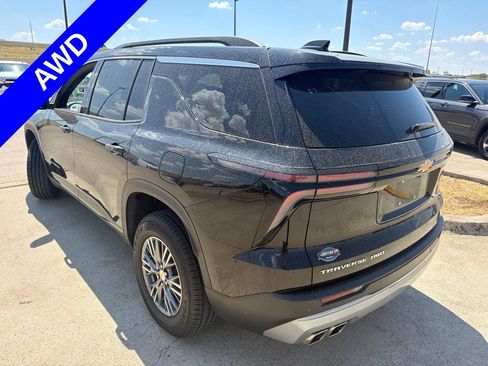 Used 2024 Chevrolet Traverse LT w/ LPO, Floor Liner Package AWD/4WD image 9