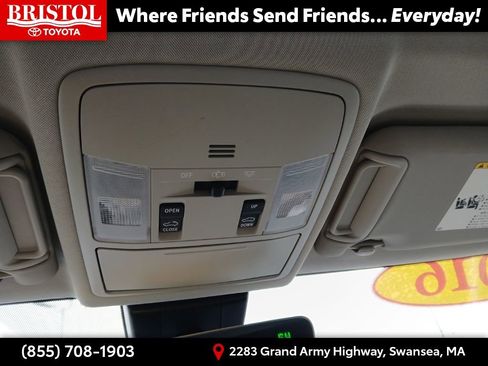 Used 2016 Toyota RAV4 Limited image 27