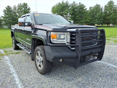 Used 2016 GMC Sierra 2500 SLT w/ All-Terrain HD Package AWD/4WD image 11