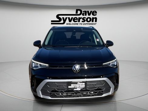 New 2026 Volkswagen Taos SE AWD/4WD image 2