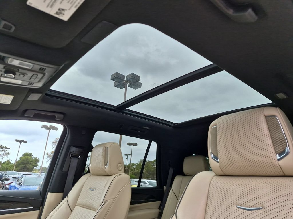 Used 2024 Cadillac Escalade Premium Luxury RWD image 19