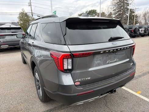 New 2026 Ford Explorer Active image 5