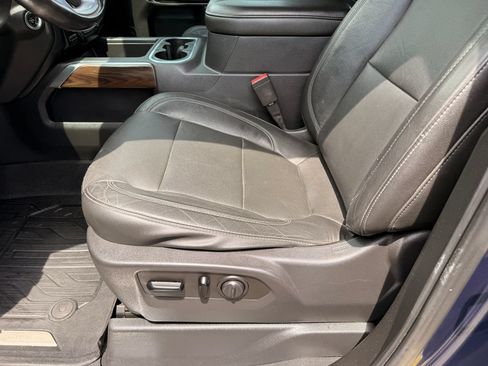 Used 2019 GMC Sierra 1500 SLT w/ SLT Premium Package AWD/4WD image 17