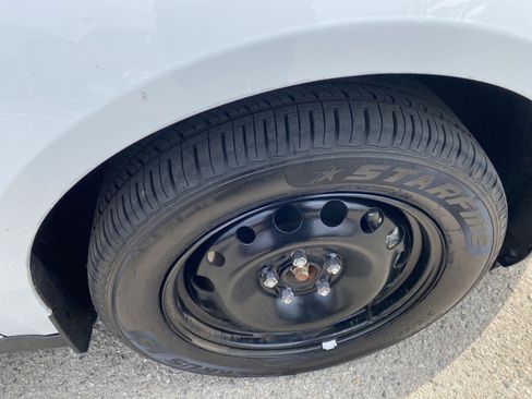 Used 2020 Ford Transit Connect XL image 20