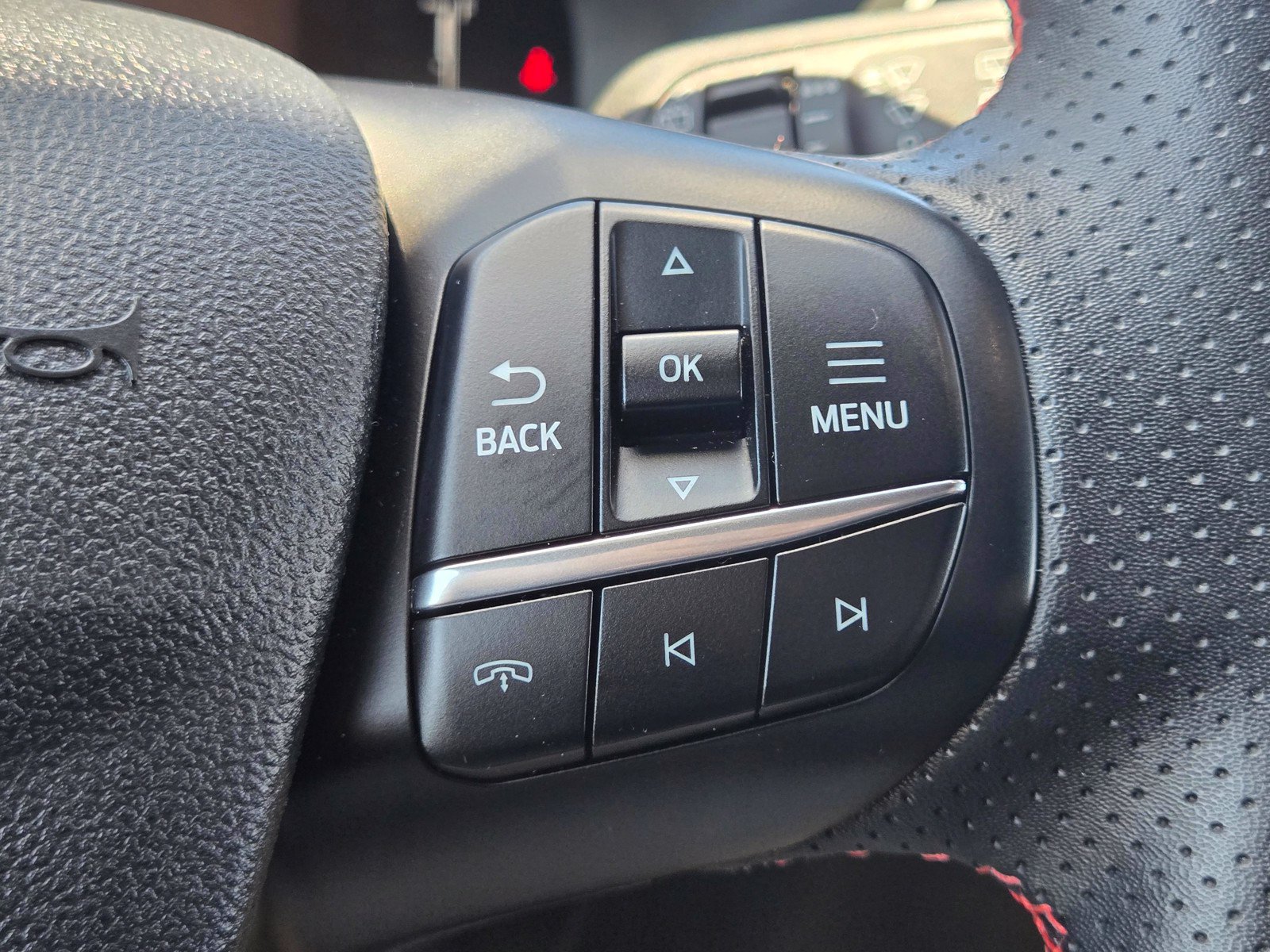 Used 2025 Ford Escape ST-Line AWD/4WD image 25