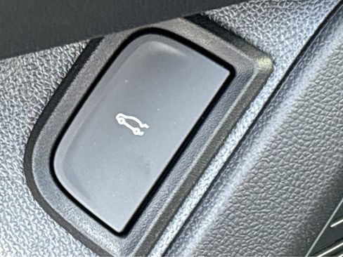 Used 2026 Chevrolet Equinox RS w/ Convenience Package III image 33