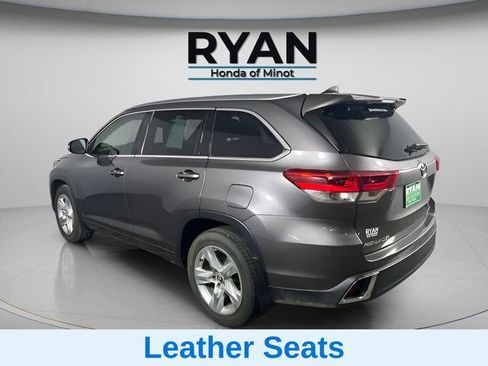 Used 2018 Toyota Highlander Limited image 11