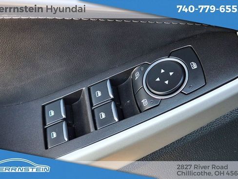 Used 2023 Ford Explorer XLT image 17