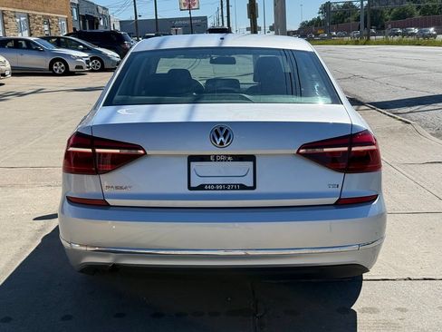 Used 2018 Volkswagen Passat 2.0T FWD image 8