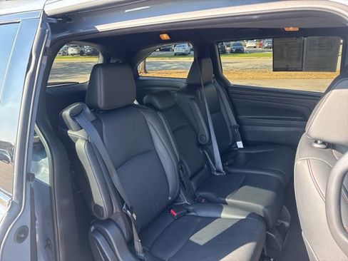 Used 2025 Honda Odyssey Sport-L image 16