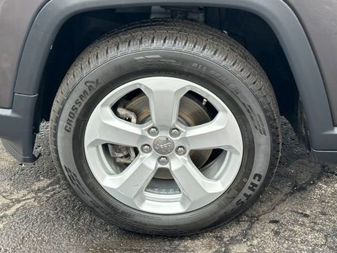 Used 2021 Jeep Compass Latitude image 10