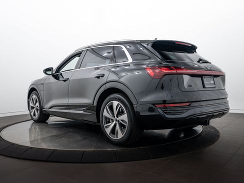 Certified 2024 Audi Q8 e-tron Premium Plus w/ Premium Plus Package AWD/4WD image 5