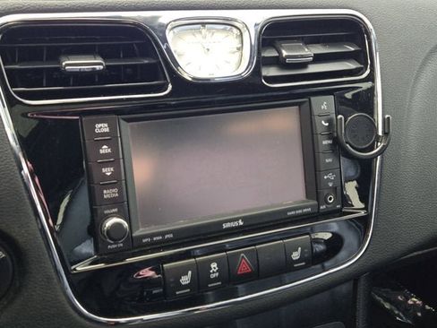 Used 2012 Chrysler 200 Limited image 23