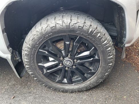 Used 2025 Toyota 4Runner 4WD image 6