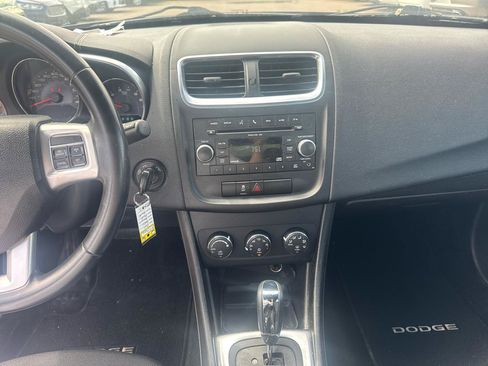 Used 2011 Dodge Avenger Mainstreet FWD image 10