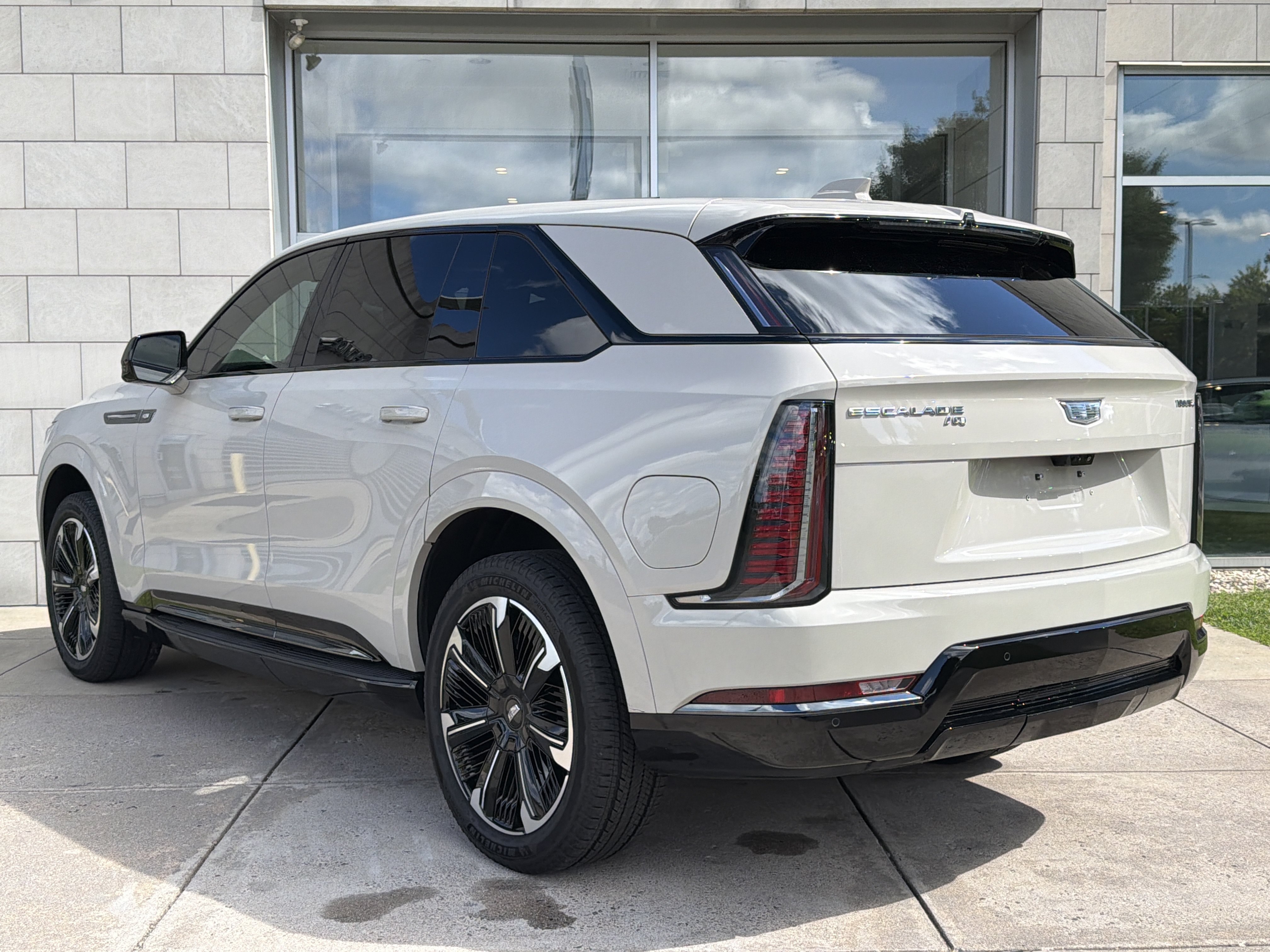 Used 2026 Cadillac Escalade IQ Sport 2 AWD/4WD image 9