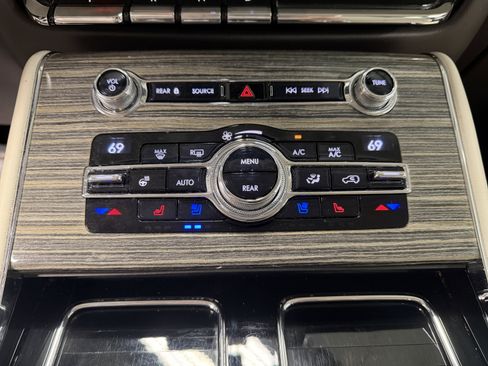 Used 2020 Lincoln Aviator Black Label w/ Dynamic Handling Package AWD/4WD image 12