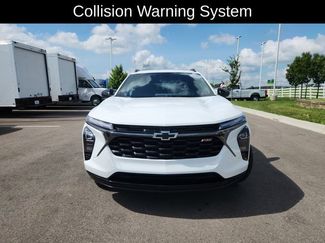 Used 2024 Chevrolet Trax RS w/ Sunroof Package FWD video 2