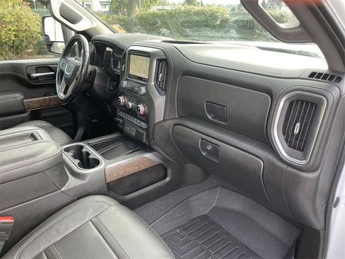 Used 2021 GMC Sierra 3500 Denali w/ Denali Ultimate Package image 30