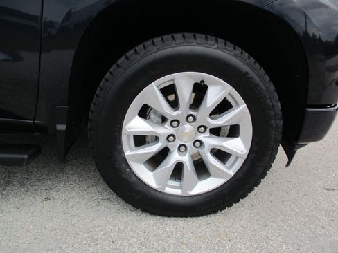 Used 2023 Chevrolet Silverado 1500 Custom image 9