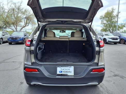 Used 2017 Jeep Cherokee Limited FWD image 16