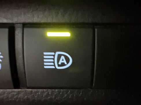 Certified 2025 Toyota RAV4 LE AWD/4WD image 6