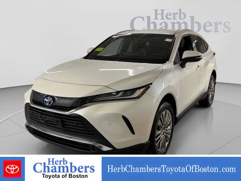Used 2022 Toyota Venza XLE AWD/4WD image 10