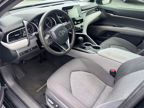 Used 2021 Toyota Camry LE image 8