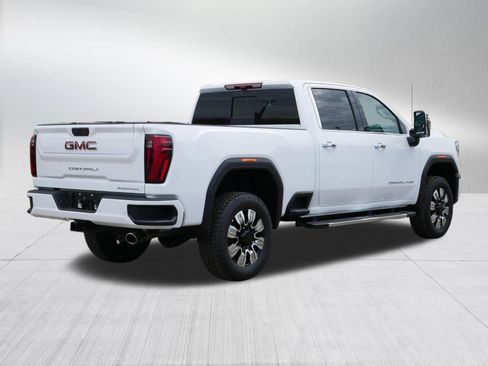 New 2026 GMC Sierra 3500 Denali w/ Denali Reserve Package AWD/4WD image 5