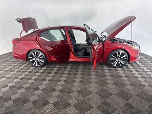 Used 2019 Nissan Altima 2.5 SR w/ SR Premium Package FWD image 13