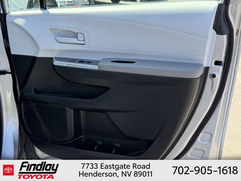 Certified 2025 Toyota Sienna LE FWD image 16