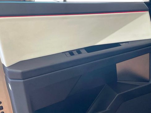 Used 2024 Tesla Cybertruck AWD Crew Cab image 17