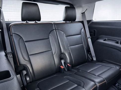 Used 2023 GMC Acadia AT4 w/ GMC Pro Grade Package image 15