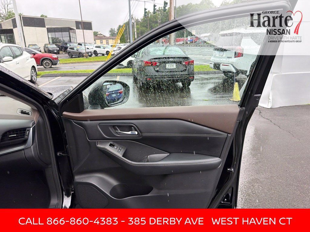 Certified 2023 Nissan Rogue SV w/ SV Premium B Package AWD/4WD image 30