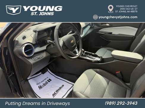 Used 2025 Chevrolet Trax LT w/ Driver Confidence Package FWD image 16