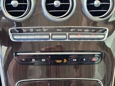 Used 2021 Mercedes-Benz GLC 300 4MATIC image 21
