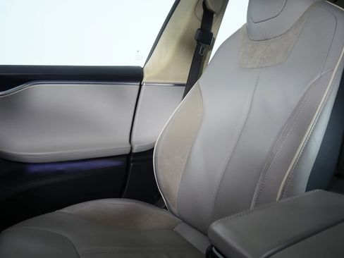 Used 2013 Tesla Model S Performance image 25