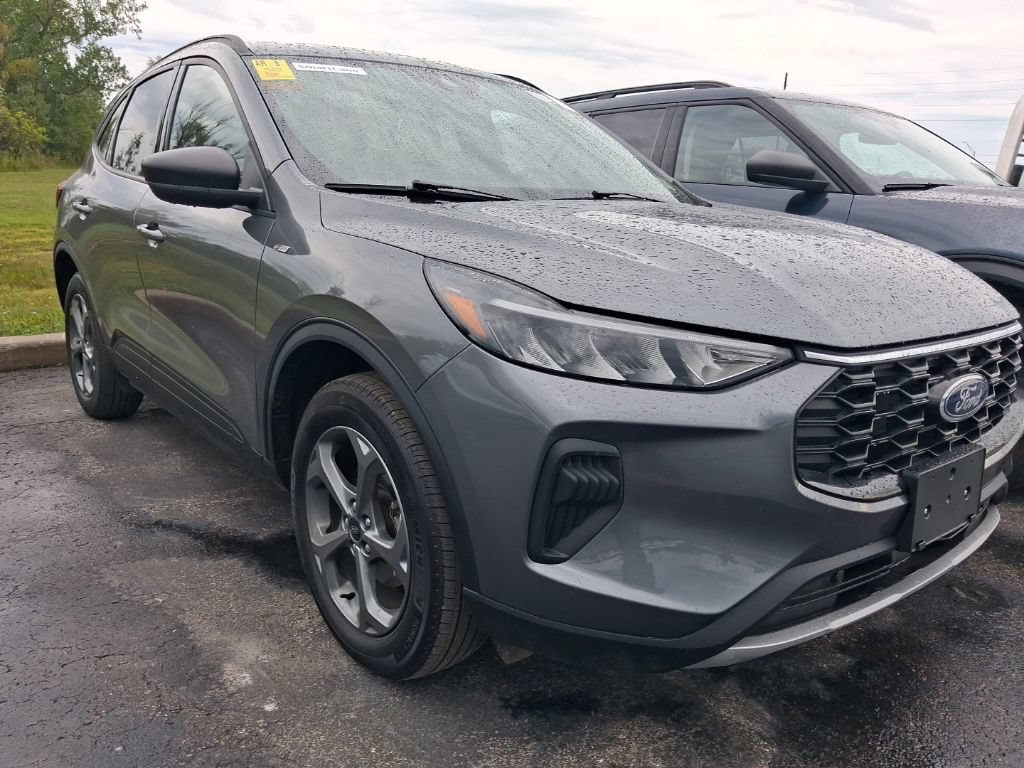 Used 2025 Ford Escape ST-Line AWD/4WD image 4