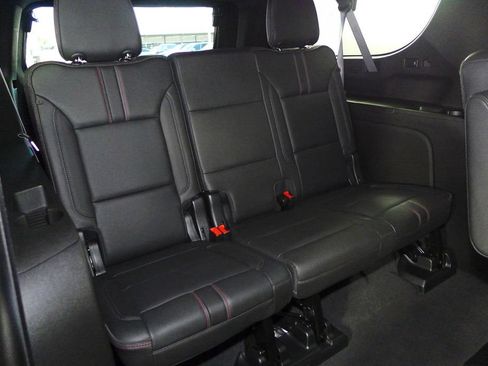 Used 2022 Chevrolet Suburban RST w/ Sport Performance Package AWD/4WD image 20