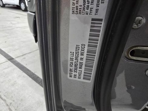 Certified 2024 RAM 2500 Limited image 21