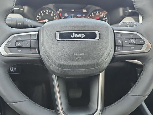 Used 2025 Jeep Compass Limited AWD/4WD image 20