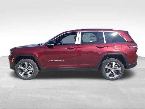 New 2024 Jeep Grand Cherokee Limited w/ Luxury Tech Group II AWD/4WD image 8