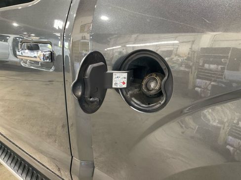 Used 2015 Ford F150 XLT w/ Equipment Group 302A Luxury AWD/4WD image 25