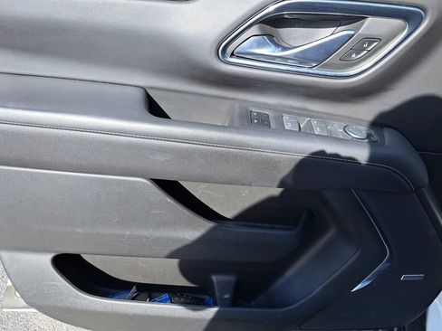 Used 2023 GMC Yukon SLT image 14